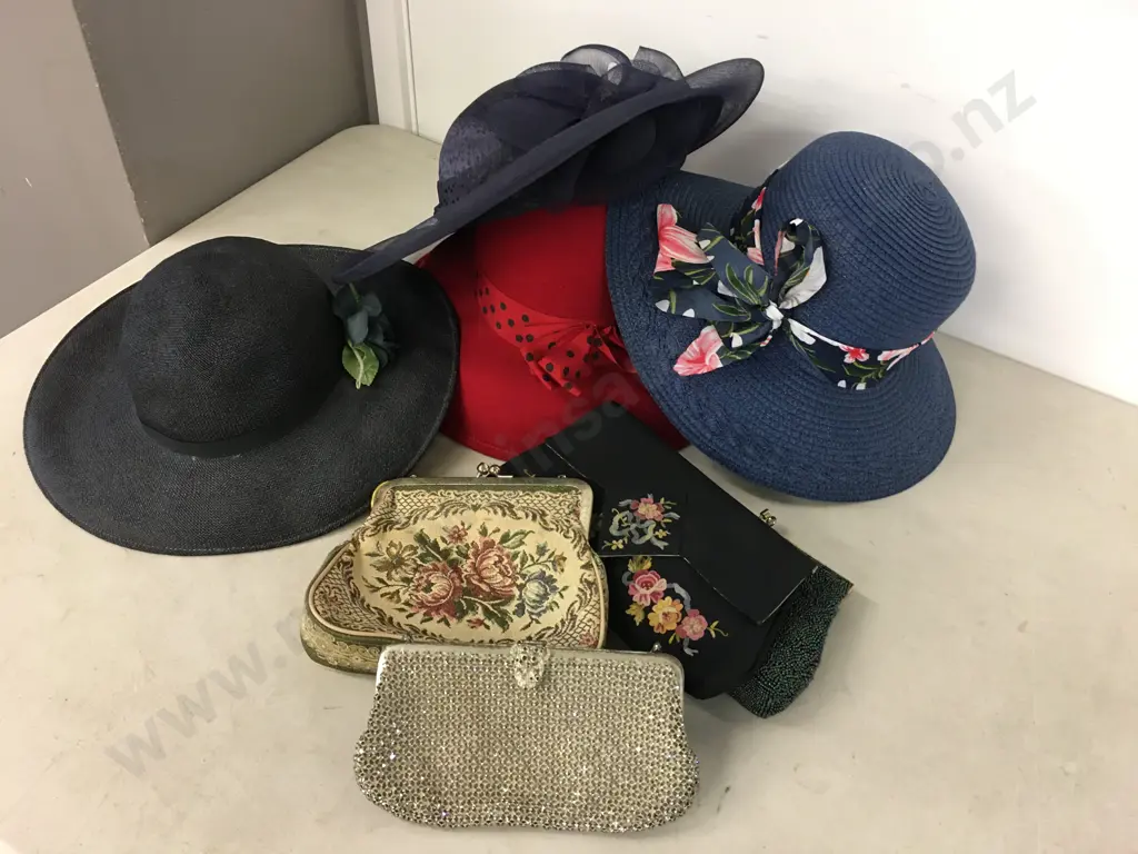 Selection Of Vintage Ladies Hats Image 1++
